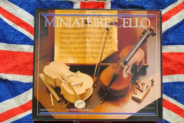 Bestseller Authentic Models Holland SH10 MINIATURE CELLO